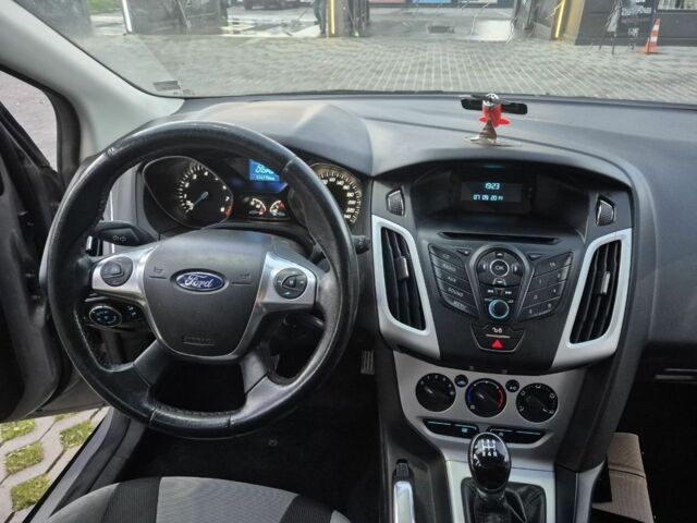 Серый Форд Фокус, объемом двигателя 1 л и пробегом 176 тыс. км за 5100 $, фото 2 на Automoto.ua