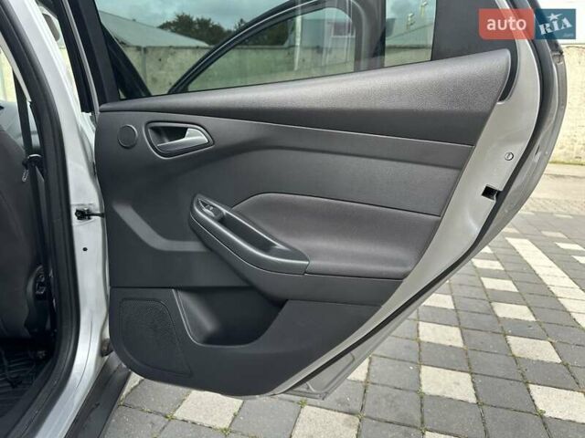 Серый Форд Фокус, объемом двигателя 1.6 л и пробегом 194 тыс. км за 8250 $, фото 43 на Automoto.ua