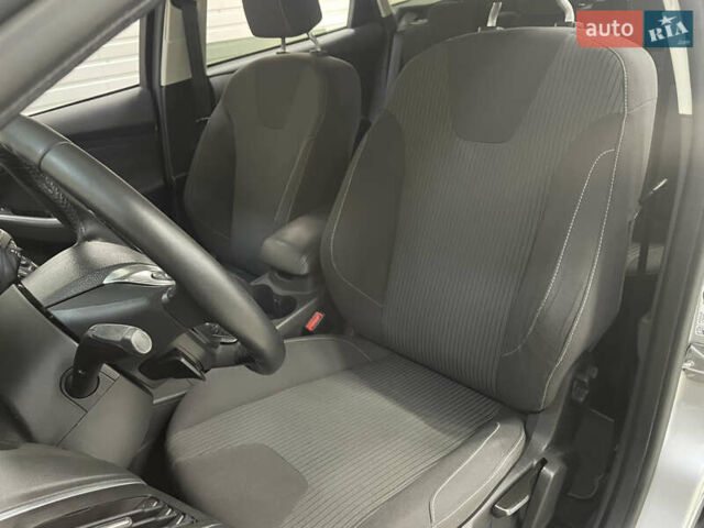 Сірий Форд Фокус, об'ємом двигуна 1.6 л та пробігом 242 тис. км за 8450 $, фото 37 на Automoto.ua