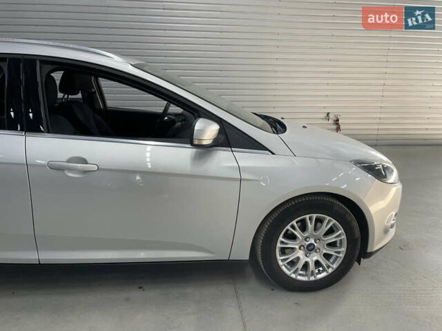 Сірий Форд Фокус, об'ємом двигуна 1.6 л та пробігом 242 тис. км за 8450 $, фото 7 на Automoto.ua