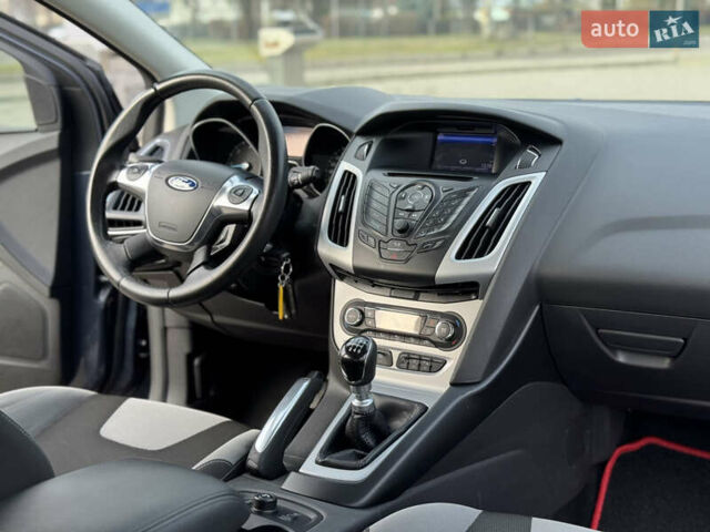 Серый Форд Фокус, объемом двигателя 1.6 л и пробегом 190 тыс. км за 8700 $, фото 47 на Automoto.ua