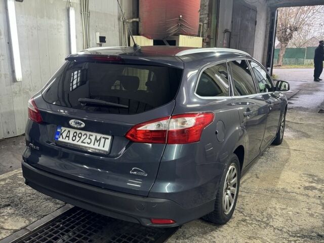 Серый Форд Фокус, объемом двигателя 1.6 л и пробегом 180 тыс. км за 3500 $, фото 3 на Automoto.ua