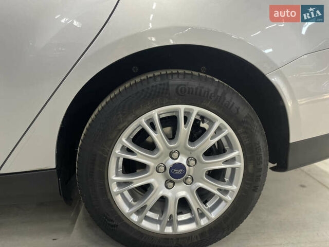 Сірий Форд Фокус, об'ємом двигуна 1.6 л та пробігом 242 тис. км за 8450 $, фото 43 на Automoto.ua