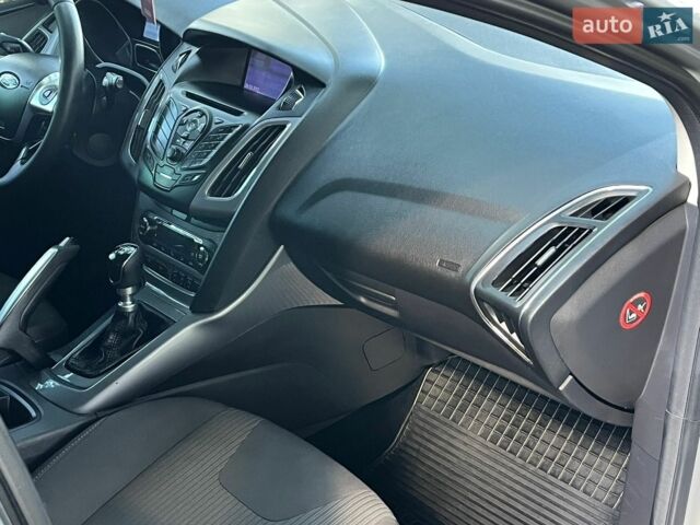 Серый Форд Фокус, объемом двигателя 1.56 л и пробегом 280 тыс. км за 7700 $, фото 54 на Automoto.ua