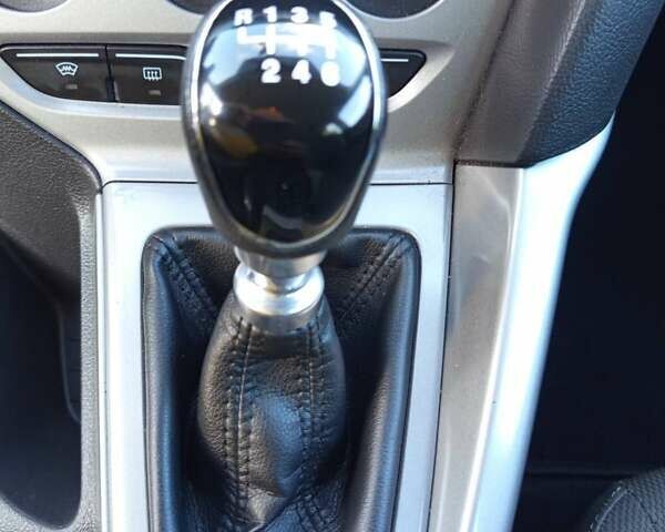 Серый Форд Фокус, объемом двигателя 1.56 л и пробегом 240 тыс. км за 7500 $, фото 69 на Automoto.ua