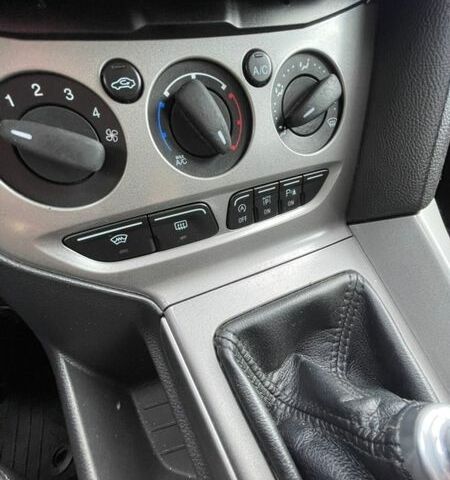 Сірий Форд Фокус, об'ємом двигуна 1.6 л та пробігом 235 тис. км за 6950 $, фото 13 на Automoto.ua