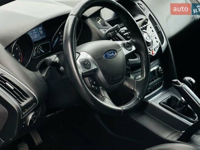 Сірий Форд Фокус, об'ємом двигуна 1.6 л та пробігом 235 тис. км за 8200 $, фото 13 на Automoto.ua