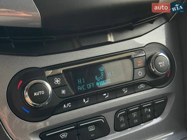 Сірий Форд Фокус, об'ємом двигуна 1.6 л та пробігом 226 тис. км за 8300 $, фото 36 на Automoto.ua