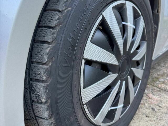 Серый Форд Фокус, объемом двигателя 1.6 л и пробегом 236 тыс. км за 4800 $, фото 3 на Automoto.ua