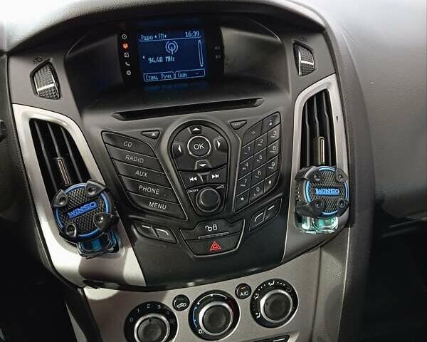 Форд Фокус 2012 в Луцке на Automoto.ua Серый Форд Фокус, объемом двигателя 1.6 л и пробегом 205 тыс. км за 8950 $, фото 19 на Automoto.ua