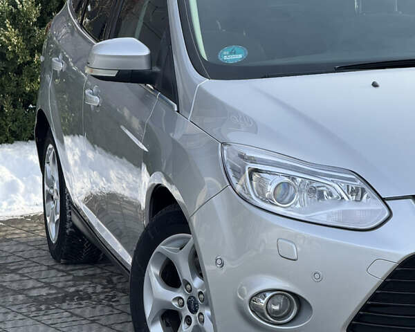 Серый Форд Фокус, объемом двигателя 1.6 л и пробегом 226 тыс. км за 8500 $, фото 6 на Automoto.ua