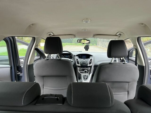 Серый Форд Фокус, объемом двигателя 1.6 л и пробегом 260 тыс. км за 7200 $, фото 9 на Automoto.ua