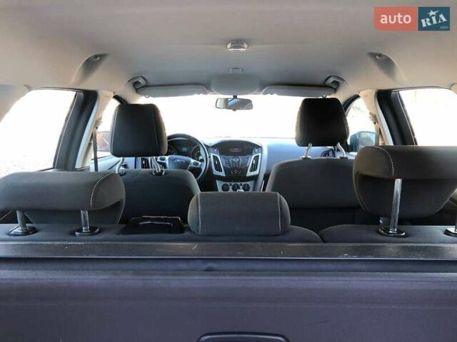 Серый Форд Фокус, объемом двигателя 1 л и пробегом 238 тыс. км за 5999 $, фото 5 на Automoto.ua