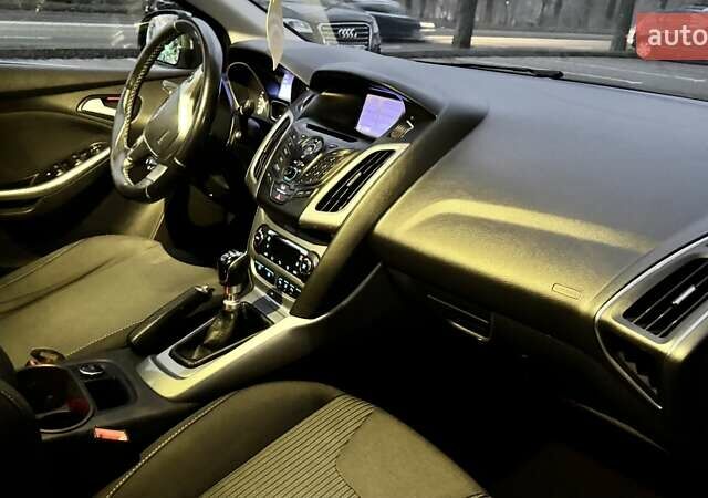 Серый Форд Фокус, объемом двигателя 1.56 л и пробегом 289 тыс. км за 7700 $, фото 15 на Automoto.ua