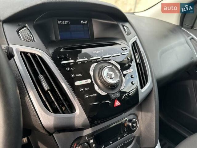 Серый Форд Фокус, объемом двигателя 1.6 л и пробегом 194 тыс. км за 8250 $, фото 23 на Automoto.ua