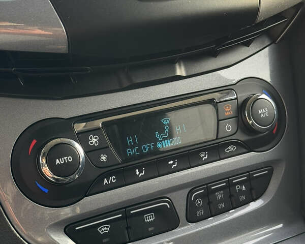 Серый Форд Фокус, объемом двигателя 1.6 л и пробегом 226 тыс. км за 8500 $, фото 29 на Automoto.ua