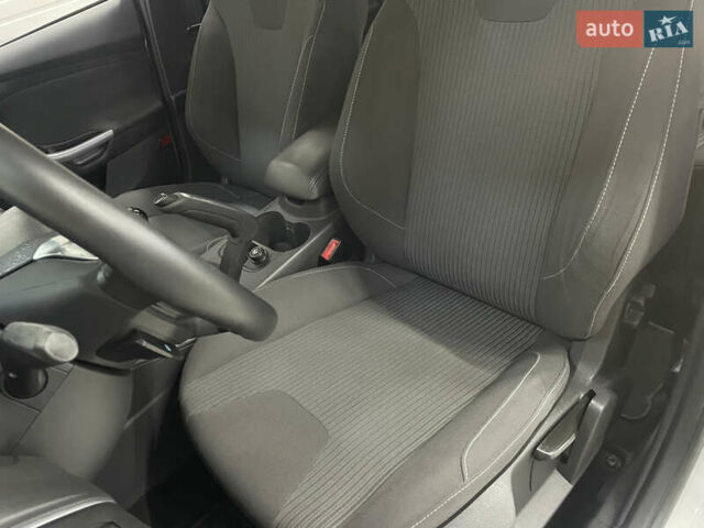 Серый Форд Фокус, объемом двигателя 1.6 л и пробегом 248 тыс. км за 7999 $, фото 34 на Automoto.ua