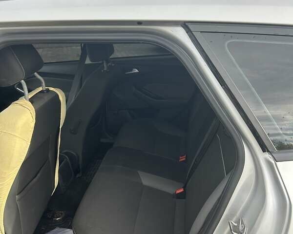 Сірий Форд Фокус, об'ємом двигуна 1.6 л та пробігом 270 тис. км за 7000 $, фото 9 на Automoto.ua