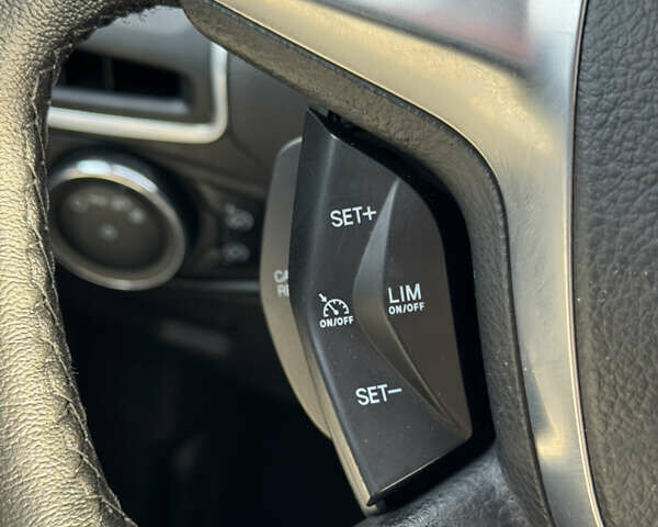 Серый Форд Фокус, объемом двигателя 1.6 л и пробегом 226 тыс. км за 8500 $, фото 27 на Automoto.ua