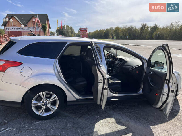 Серый Форд Фокус, объемом двигателя 1.6 л и пробегом 236 тыс. км за 7800 $, фото 5 на Automoto.ua