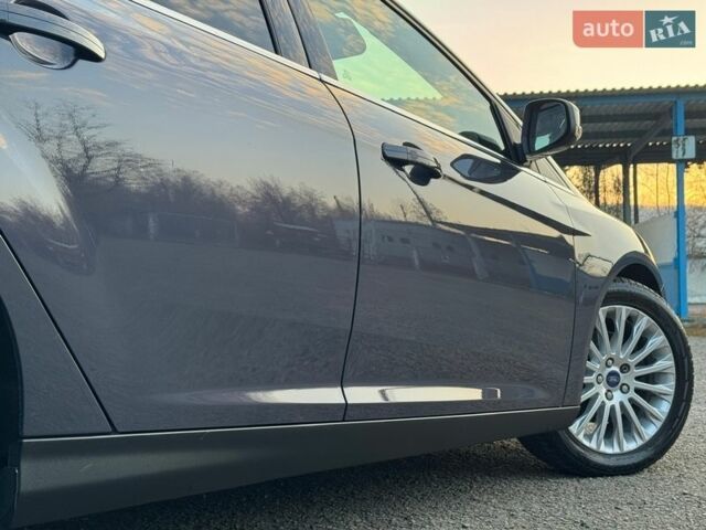 Серый Форд Фокус, объемом двигателя 1.6 л и пробегом 246 тыс. км за 8300 $, фото 27 на Automoto.ua