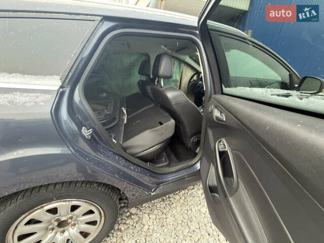 Серый Форд Фокус, объемом двигателя 1.6 л и пробегом 180 тыс. км за 2999 $, фото 13 на Automoto.ua