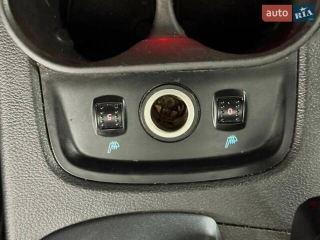 Серый Форд Фокус, объемом двигателя 1.6 л и пробегом 296 тыс. км за 7849 $, фото 6 на Automoto.ua