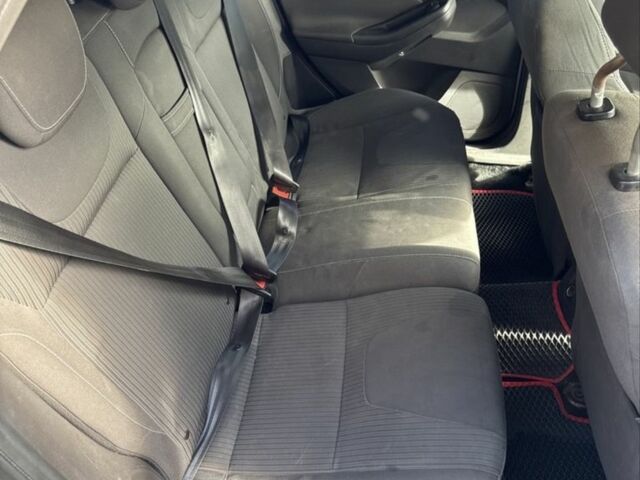 Сірий Форд Фокус, об'ємом двигуна 1.6 л та пробігом 390 тис. км за 5600 $, фото 4 на Automoto.ua