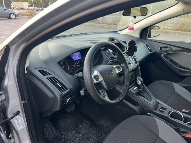 Сірий Форд Фокус, об'ємом двигуна 2 л та пробігом 284 тис. км за 7600 $, фото 1 на Automoto.ua