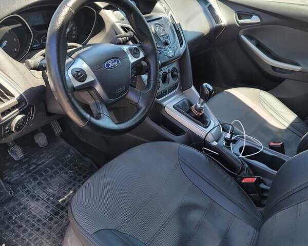 Серый Форд Фокус, объемом двигателя 1.56 л и пробегом 374 тыс. км за 6500 $, фото 4 на Automoto.ua