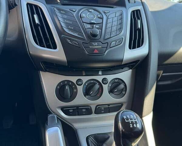 Серый Форд Фокус, объемом двигателя 1.56 л и пробегом 310 тыс. км за 6800 $, фото 11 на Automoto.ua