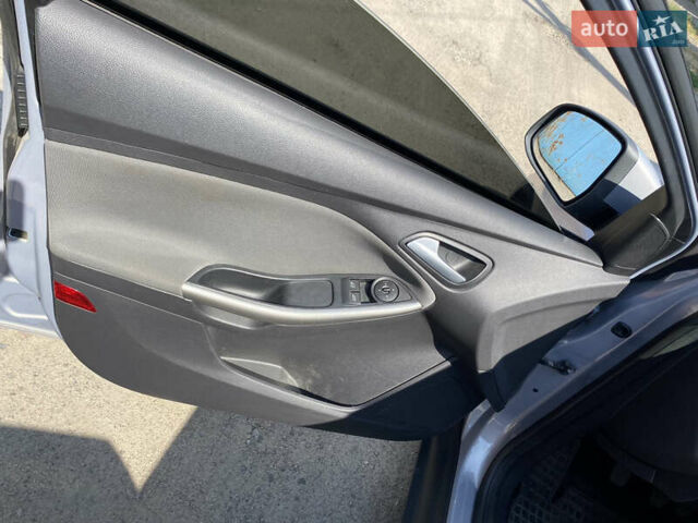 Серый Форд Фокус, объемом двигателя 0 л и пробегом 224 тыс. км за 8500 $, фото 10 на Automoto.ua