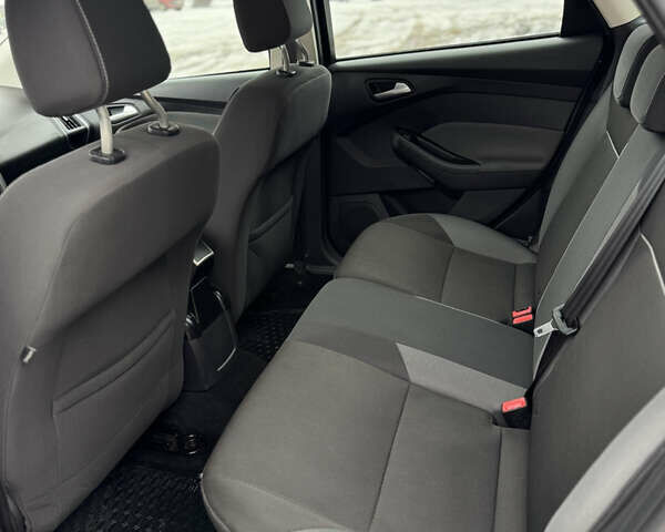 Сірий Форд Фокус, об'ємом двигуна 1.6 л та пробігом 237 тис. км за 7850 $, фото 29 на Automoto.ua