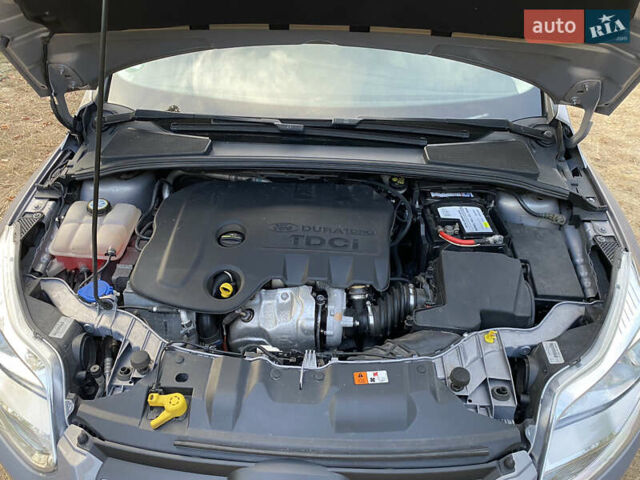 Серый Форд Фокус, объемом двигателя 0 л и пробегом 224 тыс. км за 8500 $, фото 5 на Automoto.ua