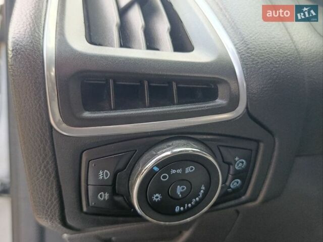 Сірий Форд Фокус, об'ємом двигуна 1.6 л та пробігом 220 тис. км за 6500 $, фото 49 на Automoto.ua