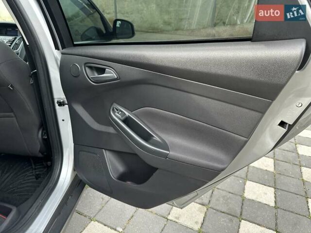 Серый Форд Фокус, объемом двигателя 1.6 л и пробегом 194 тыс. км за 8250 $, фото 37 на Automoto.ua