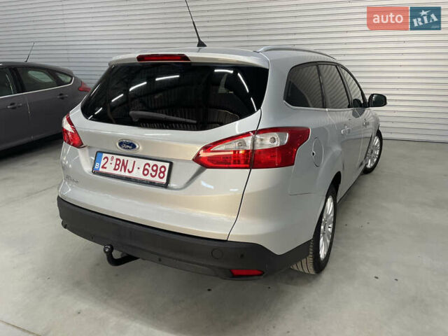 Сірий Форд Фокус, об'ємом двигуна 1.6 л та пробігом 242 тис. км за 8450 $, фото 3 на Automoto.ua