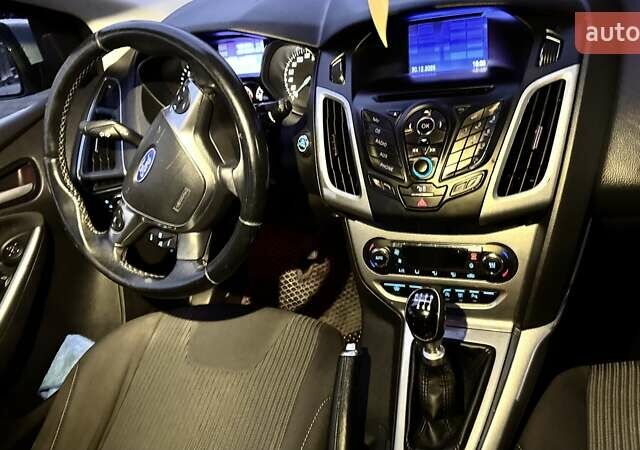 Серый Форд Фокус, объемом двигателя 1.56 л и пробегом 289 тыс. км за 7700 $, фото 16 на Automoto.ua