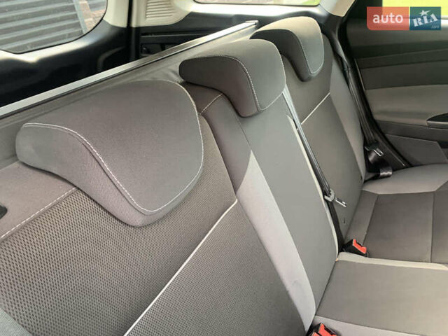 Серый Форд Фокус, объемом двигателя 1.6 л и пробегом 208 тыс. км за 7300 $, фото 15 на Automoto.ua