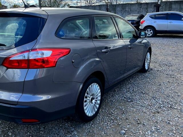 Серый Форд Фокус, объемом двигателя 1.6 л и пробегом 265 тыс. км за 6600 $, фото 3 на Automoto.ua