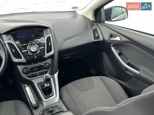 Сірий Форд Фокус, об'ємом двигуна 1.6 л та пробігом 246 тис. км за 8800 $, фото 73 на Automoto.ua