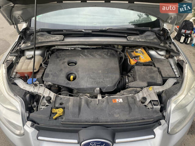 Серый Форд Фокус, объемом двигателя 1.6 л и пробегом 243 тыс. км за 7300 $, фото 6 на Automoto.ua