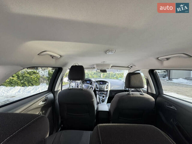 Серый Форд Фокус, объемом двигателя 1.6 л и пробегом 226 тыс. км за 8500 $, фото 42 на Automoto.ua