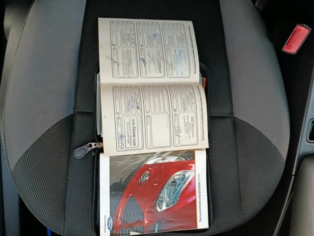 Сірий Форд Фокус, об'ємом двигуна 1.6 л та пробігом 265 тис. км за 7900 $, фото 18 на Automoto.ua