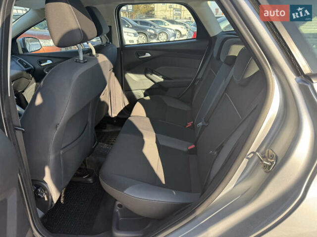 Серый Форд Фокус, объемом двигателя 1.56 л и пробегом 241 тыс. км за 7500 $, фото 33 на Automoto.ua