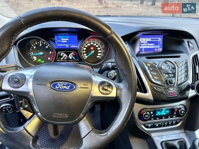 Сірий Форд Фокус, об'ємом двигуна 1.6 л та пробігом 288 тис. км за 6900 $, фото 32 на Automoto.ua