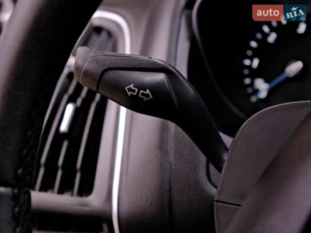 Серый Форд Фокус, объемом двигателя 1.6 л и пробегом 215 тыс. км за 5900 $, фото 21 на Automoto.ua