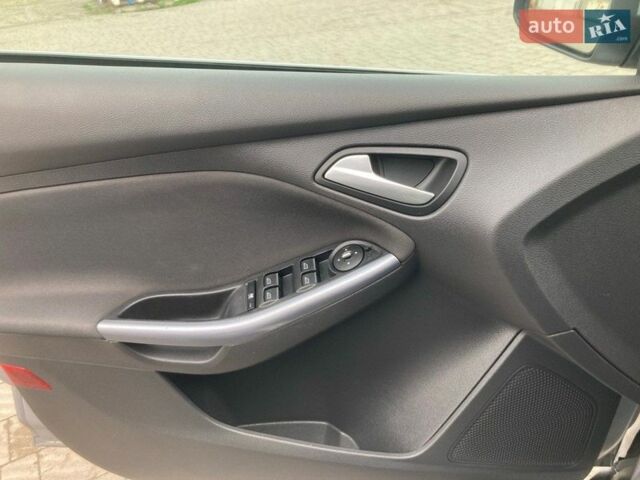 Сірий Форд Фокус, об'ємом двигуна 1.56 л та пробігом 247 тис. км за 7950 $, фото 18 на Automoto.ua