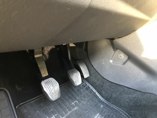 Сірий Форд Фокус, об'ємом двигуна 1.6 л та пробігом 283 тис. км за 8700 $, фото 16 на Automoto.ua