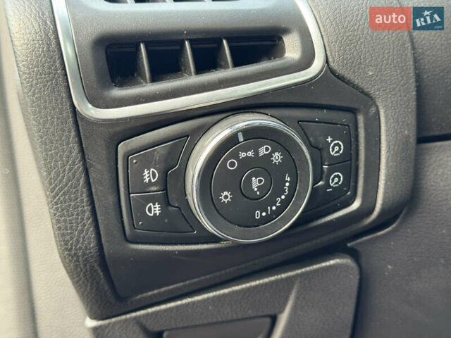 Серый Форд Фокус, объемом двигателя 1.6 л и пробегом 190 тыс. км за 8700 $, фото 32 на Automoto.ua